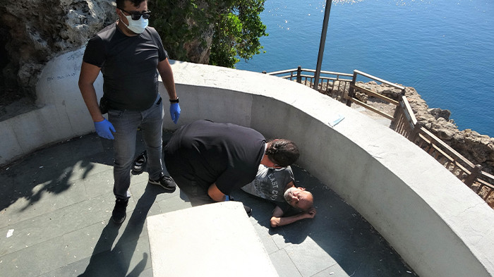 Antalya’da falezlerden düşen adamın sağlık ekiplerine söyledikleri duygulandırdı