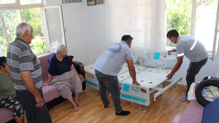Büyükşehir'den 15 kişiye tam donanımlı hasta yatağı  