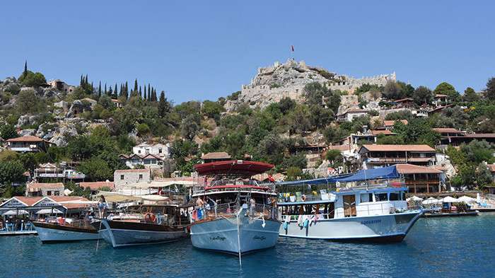 Kekova, Rus turistlerle cıvıl cıvıl