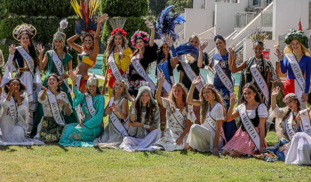 40 ülke güzeli, kraliçe olmak için Antalya'da