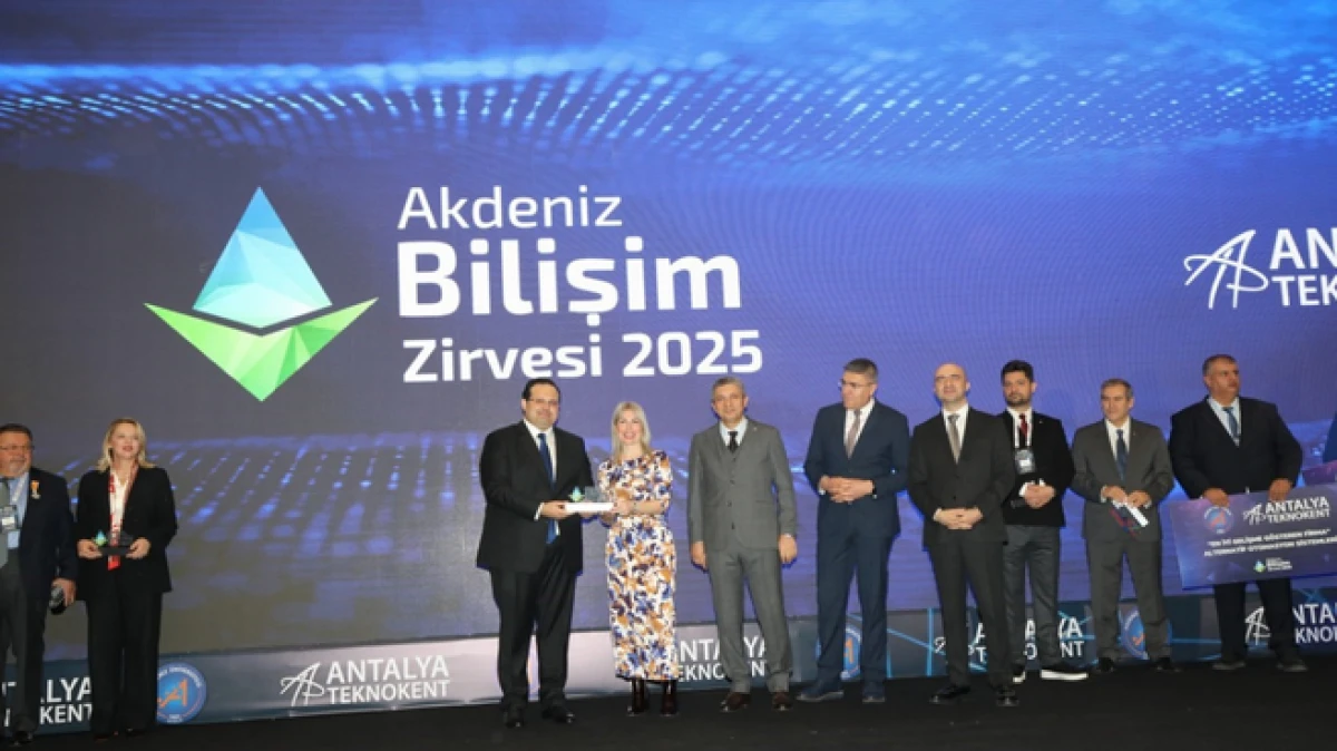 9. Akdeniz Bilişim Zirvesi başladı, geleceğin teknolojisi Antalya'da masaya yatırılıyor 
