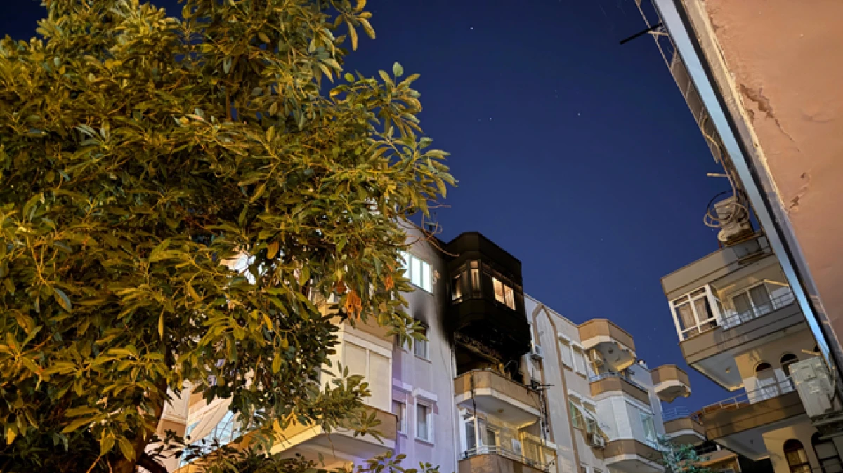 Alanya'da 5 katlı binada yangın: 1 kişi hayatını kaybetti   