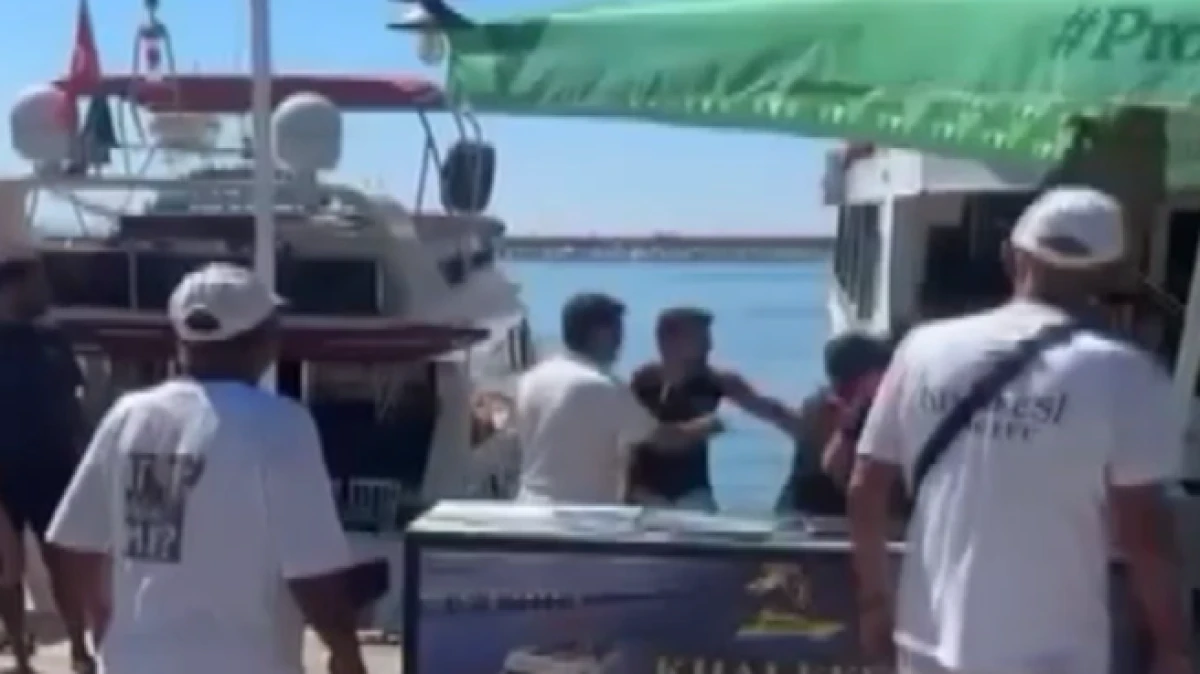 Alanya&rsquo;da &ccedil;alışanları kavga eden 2 tur teknesi m&uuml;h&uuml;rlendi