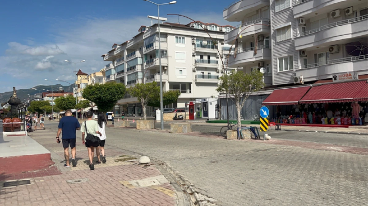 Alanya'da esnaf komşular arasında çıkan tartışma kavgaya dönüştü   