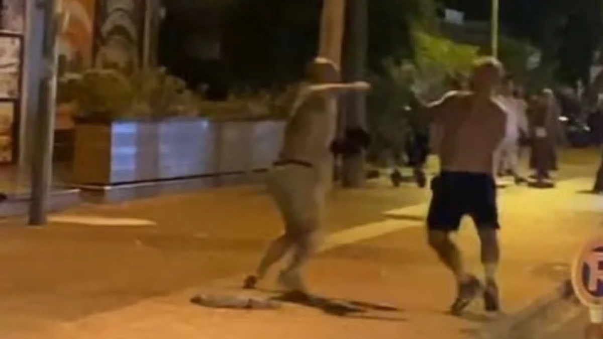 Alanya'da Rus turistlerin yumruklu kavgası kamerada  