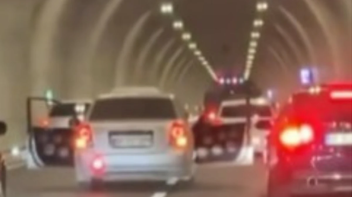 Alanya'da trafiği tehlikeye sokan s&uuml;r&uuml;c&uuml;ye 11 bin TL ceza   