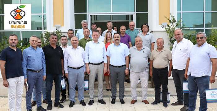 ALKÜ Rektörü Kalan, öğrencilerin sorunları için muhtarlarla bir araya geldi   