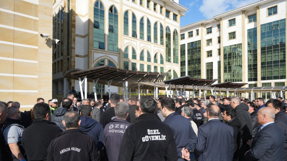 Antalya Adliyesi&rsquo;nde hayatını kaybeden g&uuml;venlik personeli i&ccedil;in t&ouml;ren d&uuml;zenlendi