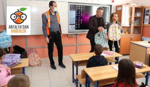 Antalya Büyükşehir Belediyesi’nden yangından etkilenen öğrencilere kırtasiye ve çanta desteği   