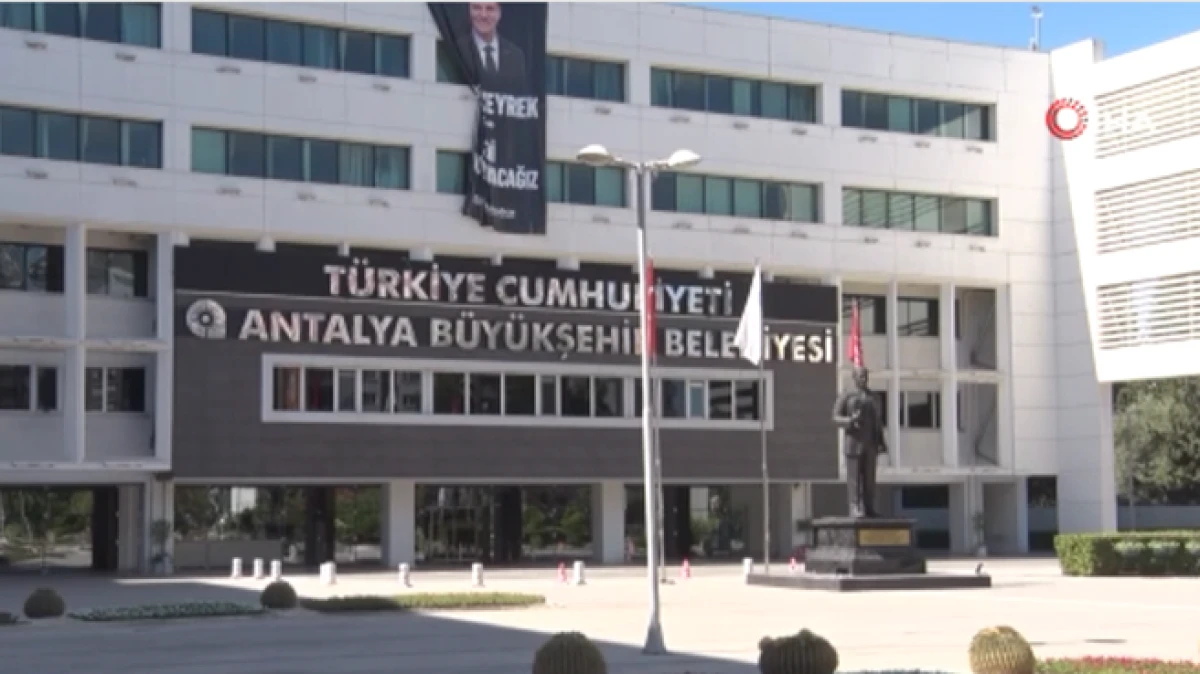 Antalya Büyükşehir Belediyesi’ne yönelik yeni operasyon: 20 gözaltı