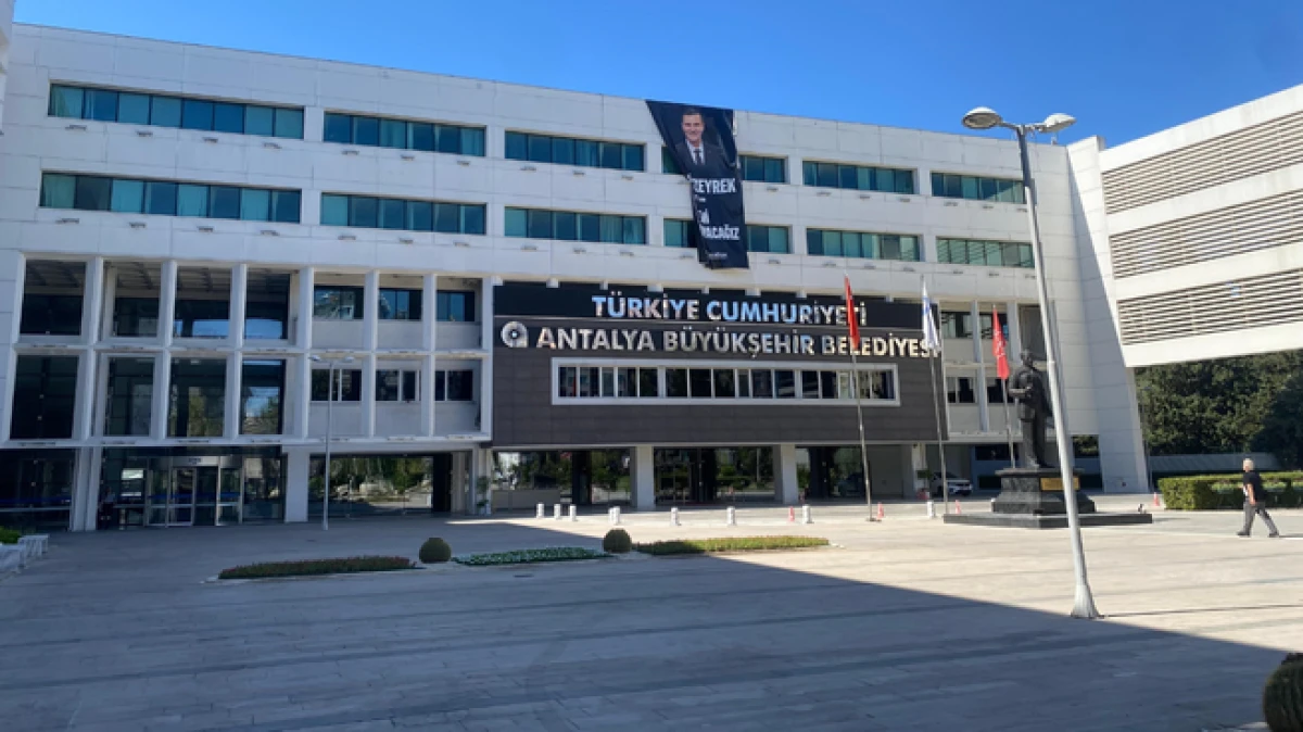 Antalya B&uuml;y&uuml;kşehir Belediyesine y&ouml;nelik yeni operasyon: 34 g&ouml;zaltı kararı 