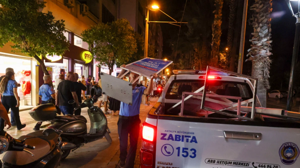 Antalya B&uuml;y&uuml;kşehir zabıtasından kaldırım işgallerine sıkı denetim 