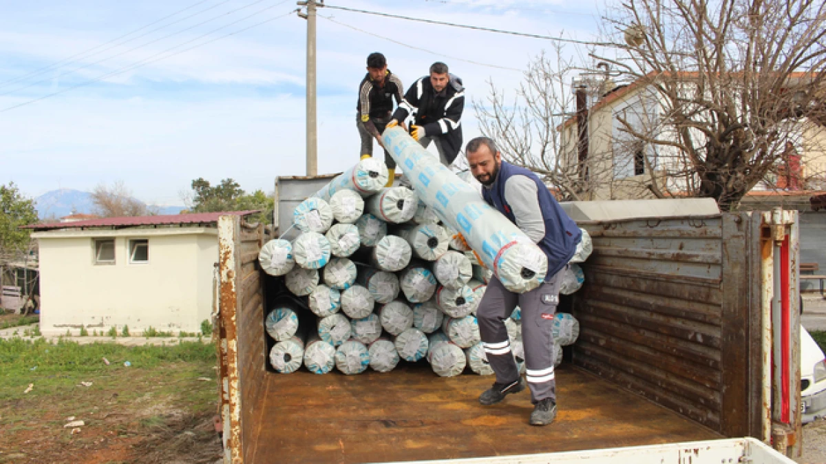 Antalya B&uuml;y&uuml;kşehir'den hortum ve yağıştan zarar g&ouml;ren &ccedil;ift&ccedil;ilere destek   