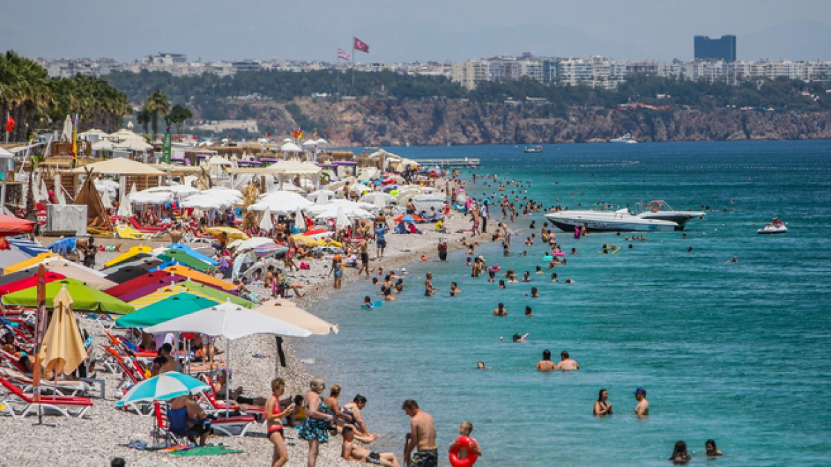 Antalya tatilini Ruslar 'sıcak', Almanlar 'serin' havada tercih etti