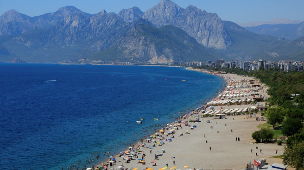 Antalya turizmde de bayramı yaşadı: Y&uuml;zde 100 doluluk oranına ulaşıldı 