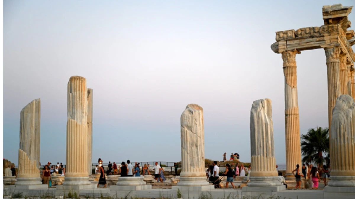 Antalya turizmde rekor tazeledi   