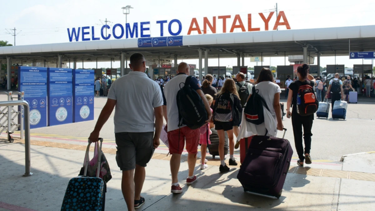 Antalya turizminde bayram bilan&ccedil;osu: Doluluk y&uuml;zde 70-85 bandında seyretti   