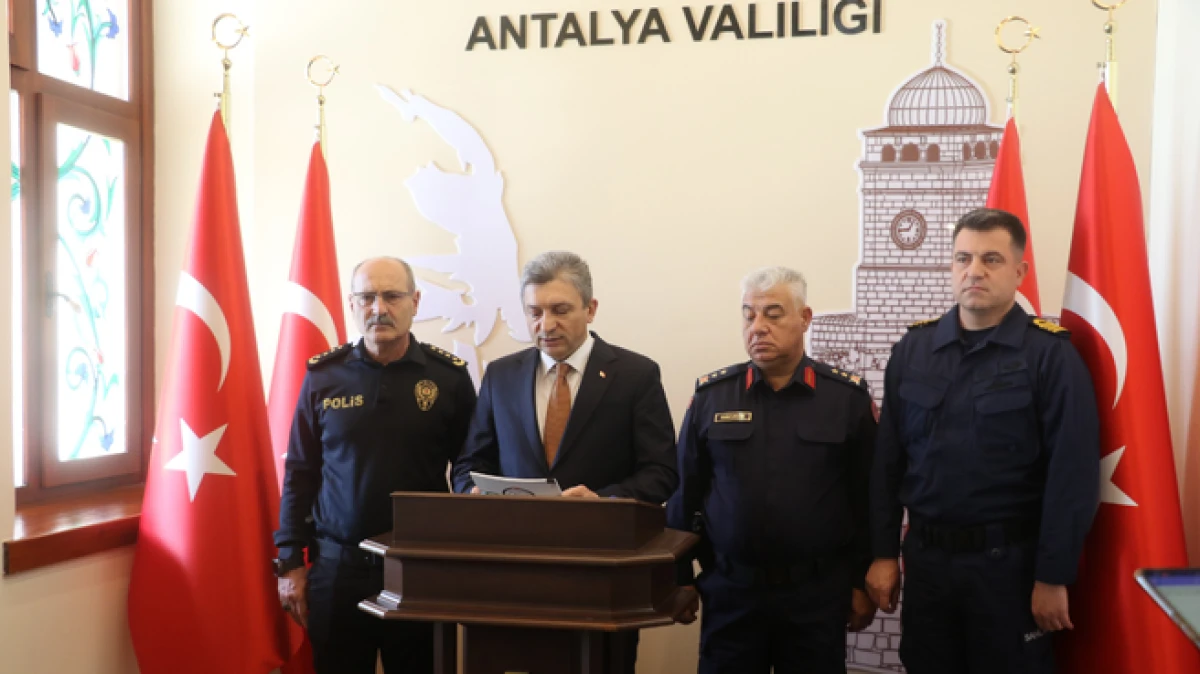 Antalya Valisi &lsquo;Korkun&ccedil; bir rakam' diyerek, 16 milyar liraya el konulduğunu duyurdu 