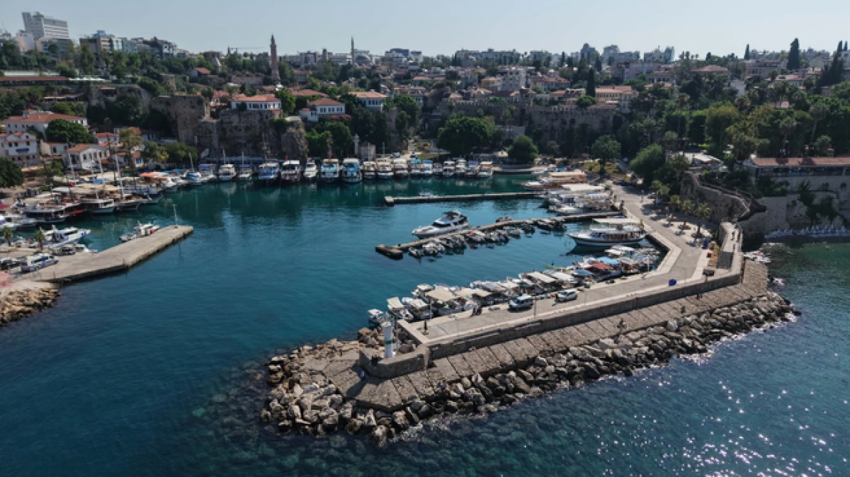 Antalya Yat Limanı&rsquo;ndaki mendirek restore edilecek 