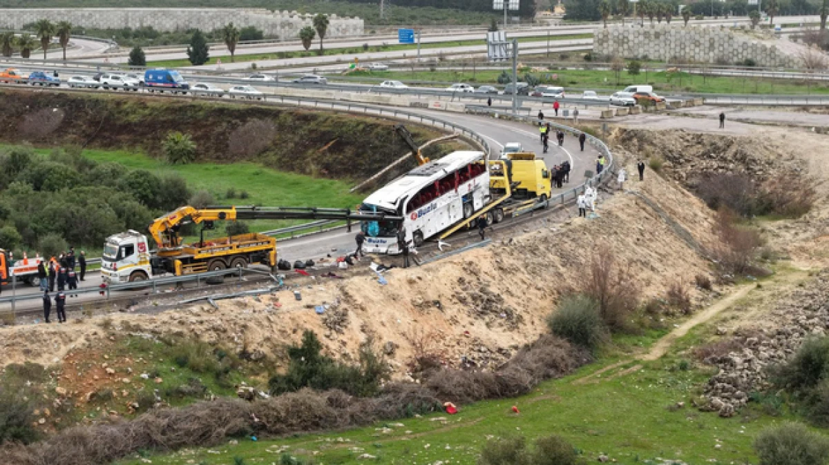 Antalya&rsquo;da 10 kişinin &ouml;ld&uuml;ğ&uuml; otob&uuml;s kazasında Adli Tıp raporu tamamlandı: Şof&ouml;r asli kusurlu bulundu