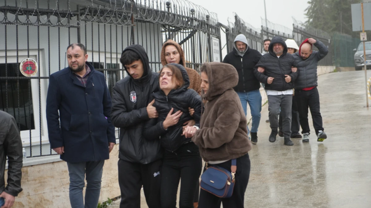 Antalya'da 10 kişinin &ouml;l&uuml;m&uuml;yle sonu&ccedil;lanan kazada acı Adli Tıp Kurumu &ouml;n&uuml;ne taşındı 