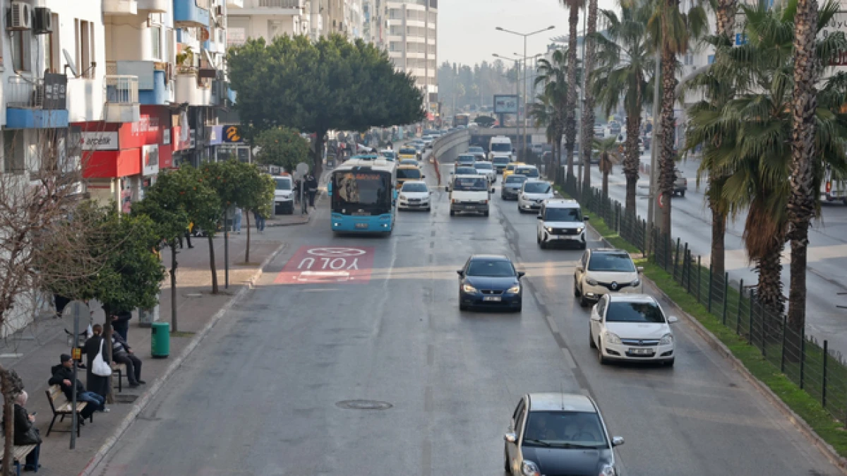 Antalya&rsquo;da 100. Yıl Caddesi kısmi olarak trafiğe kapanacak   