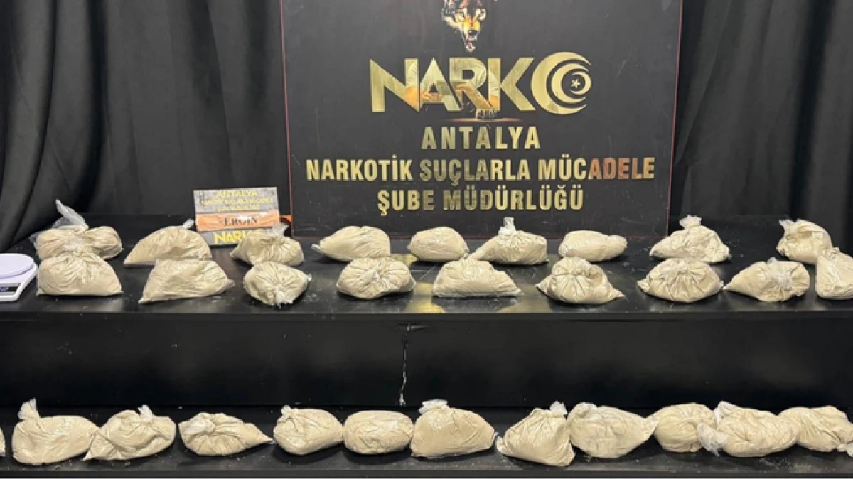 Antalya'da 15 kilogram eroin ele geçirildi 