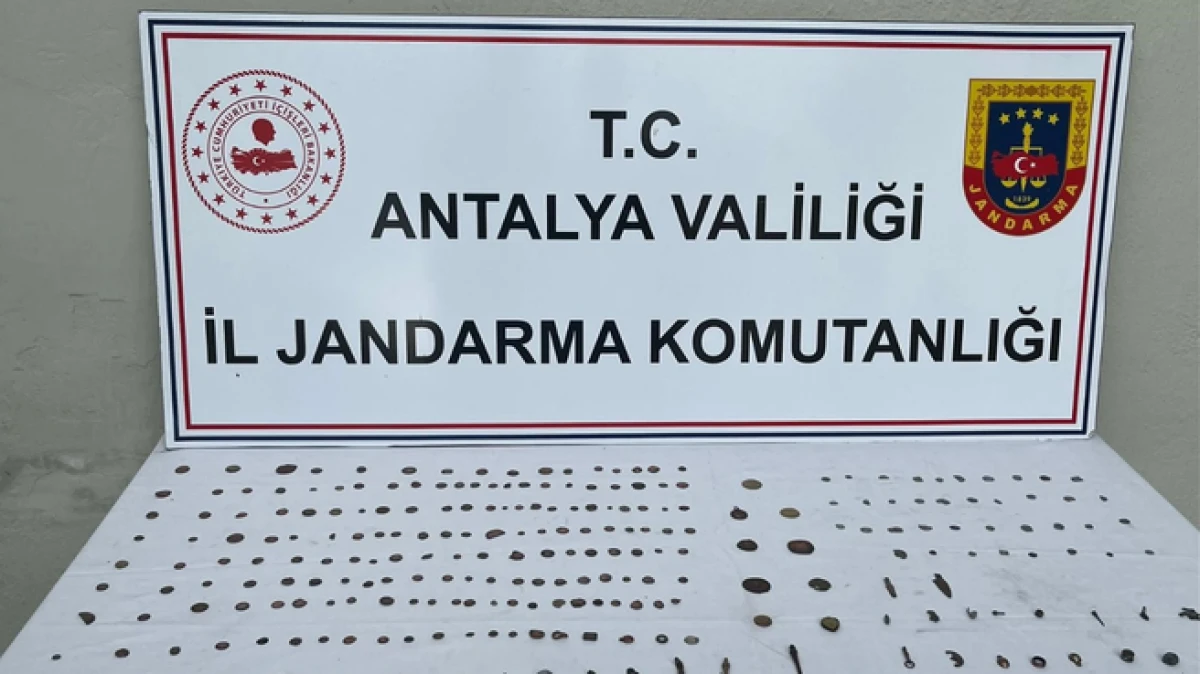  Antalya'da 281 adet tarihi eser ele ge&ccedil;irildi   