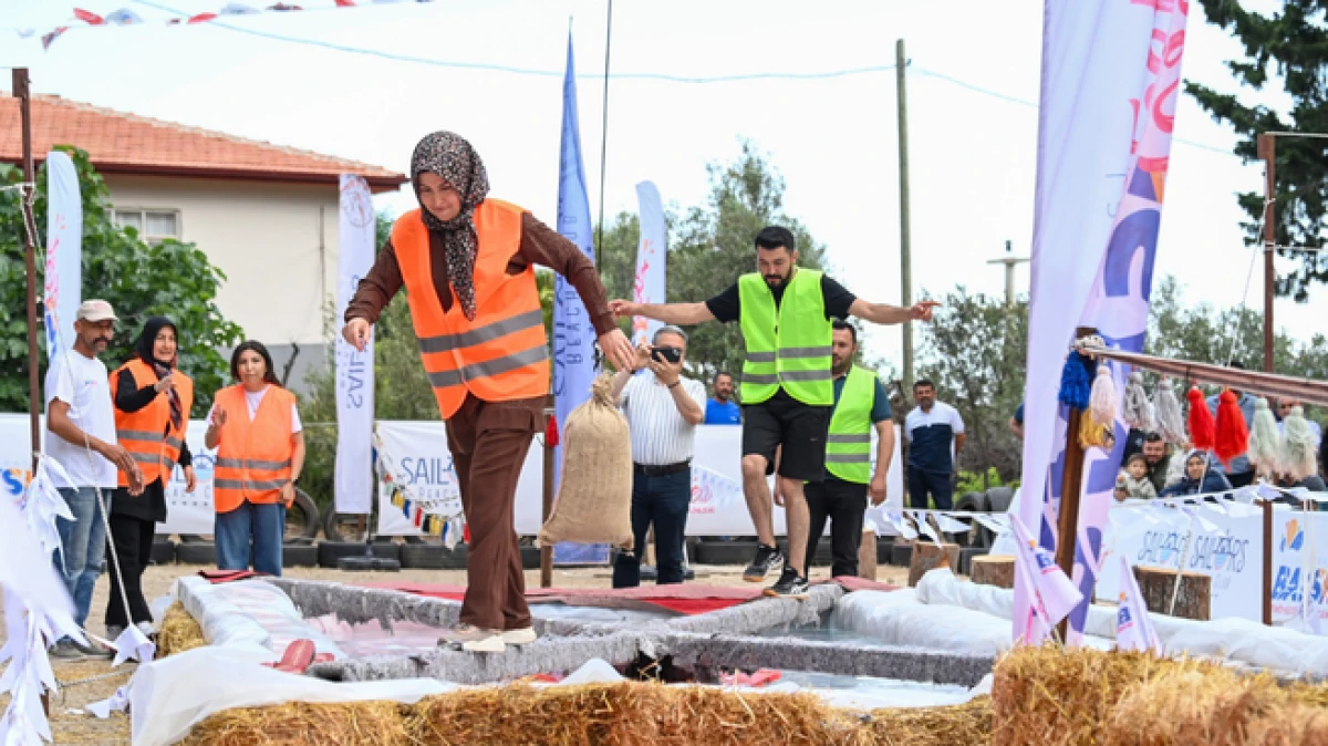 Antalya&rsquo;da 5 yıldızlı tatil &ouml;d&uuml;ll&uuml; 'K&ouml;y Survivor'da kıyasıya yarıştılar