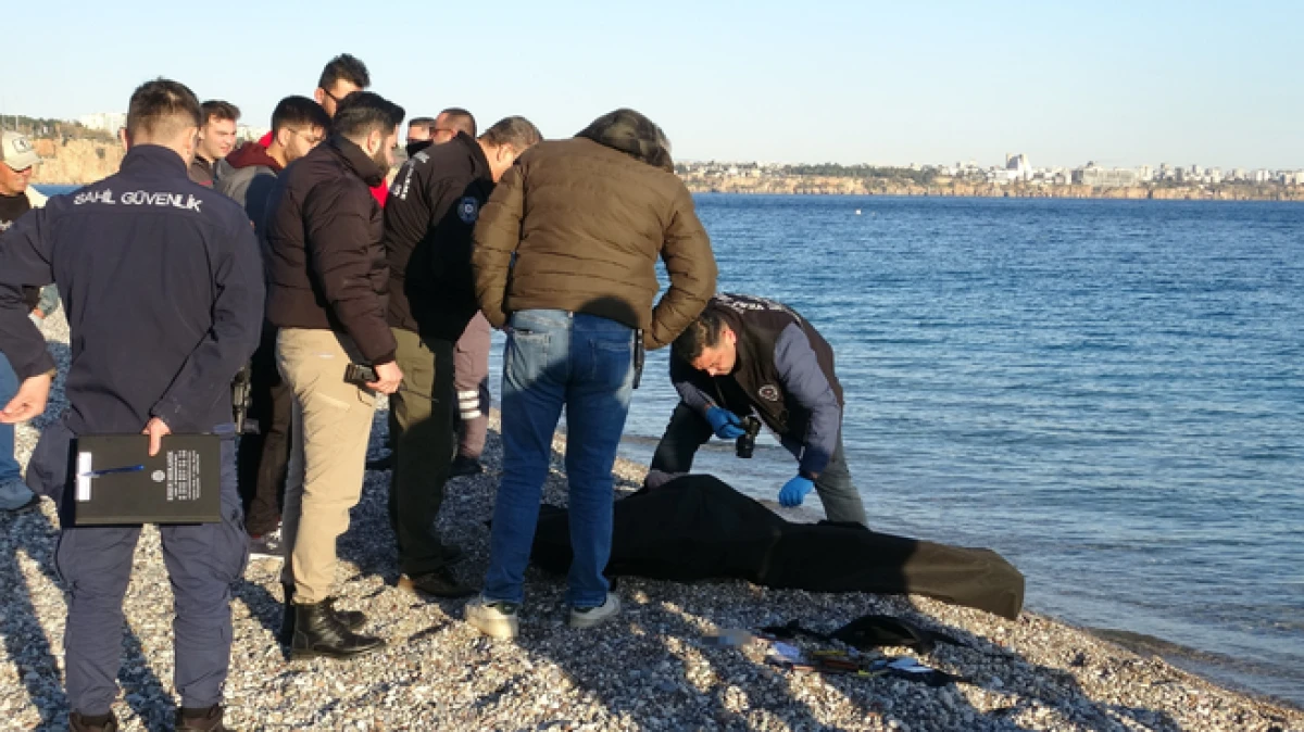 Antalya'da balık tutan vatandaşların oltasına ceset takıldı  