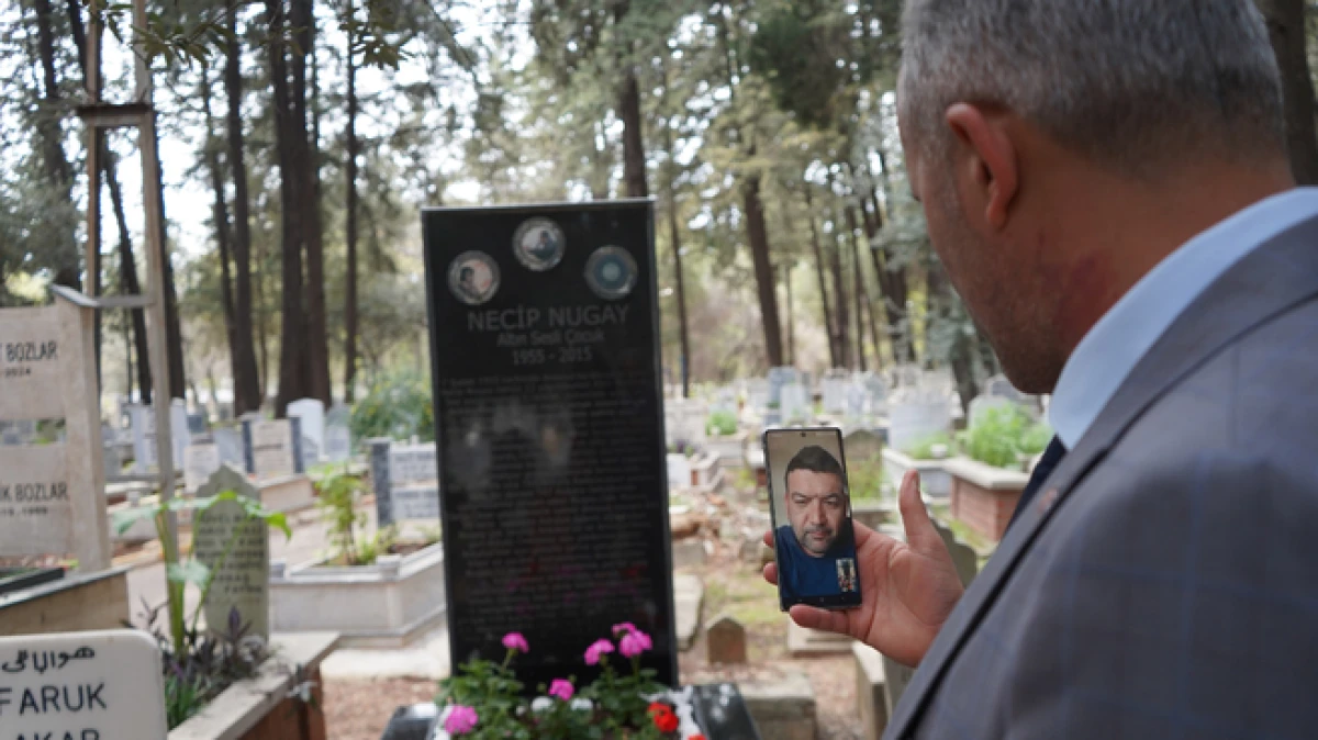 Antalya&rsquo;da Bayram &ouml;ncesi mezarlara 'g&ouml;r&uuml;nt&uuml;l&uuml; ziyaret' 