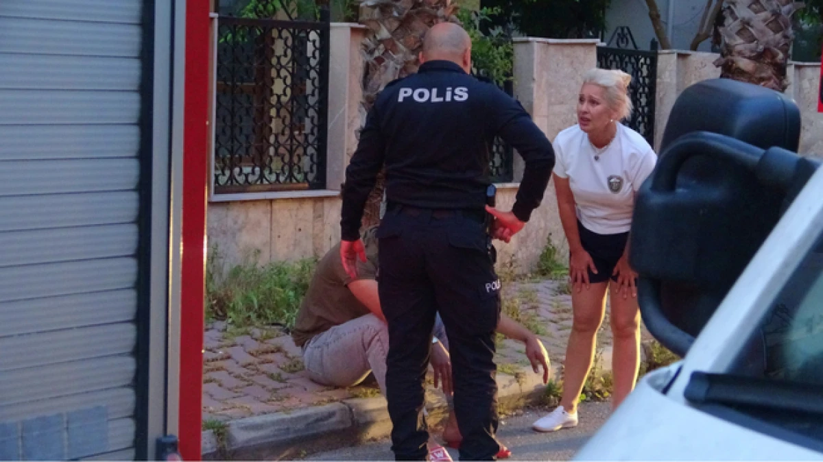 Antalya&rsquo;da bunalıma girip evini yakan genci ekipler kurtardı   