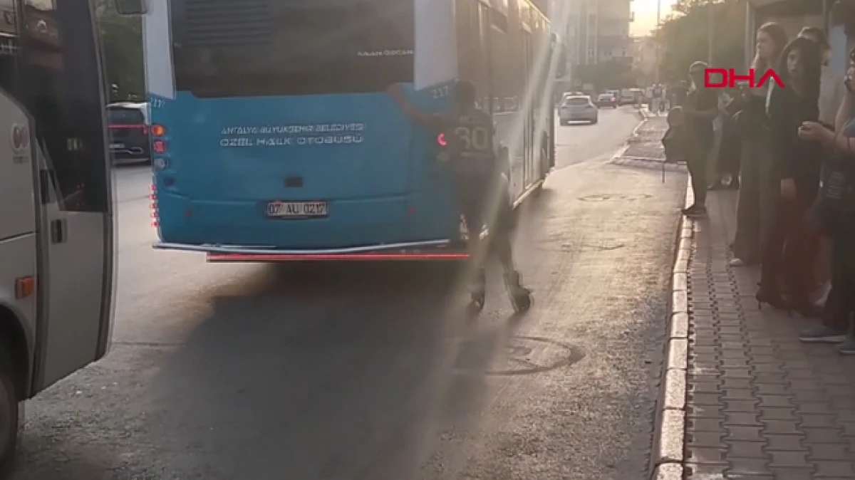 Antalya&rsquo;da &ccedil;ocukların tehlikeli yolculuğu