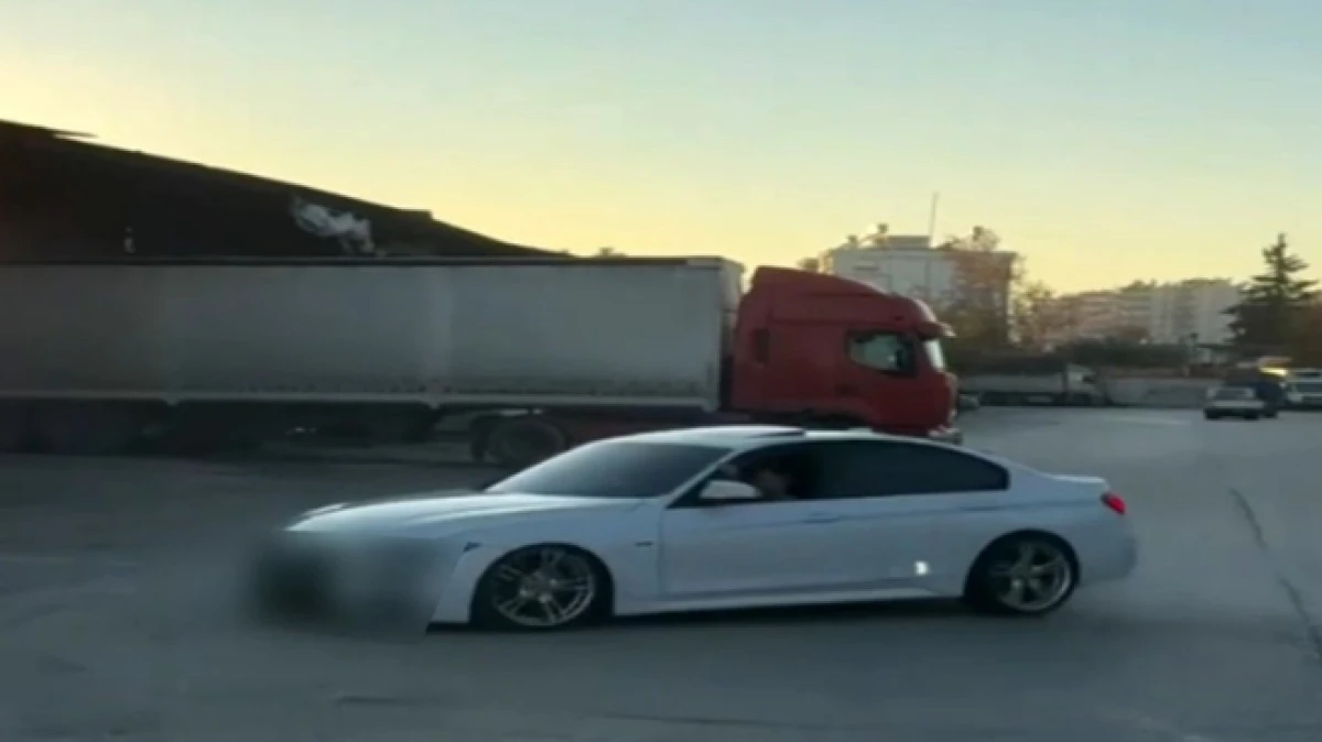 Antalya'da drift yapan s&uuml;r&uuml;c&uuml;ye sosyal medya paylaşımı sonrası ceza   