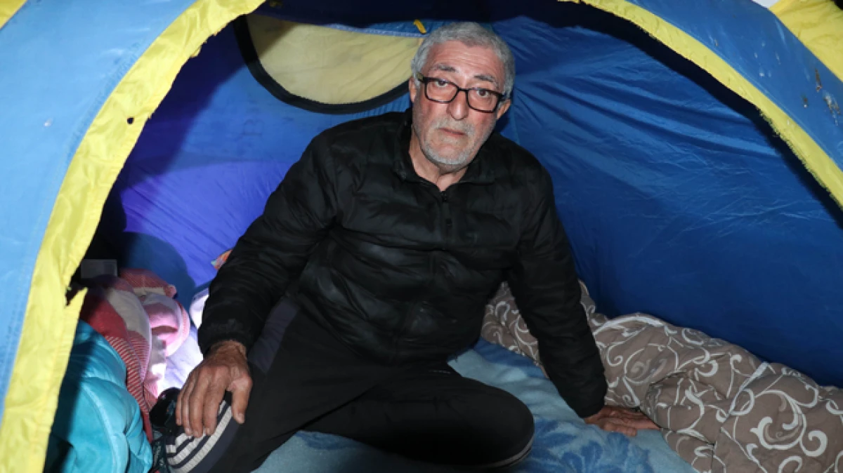 Antalya&rsquo;da eşinin saldırısına uğradı, sokakta yaşıyor