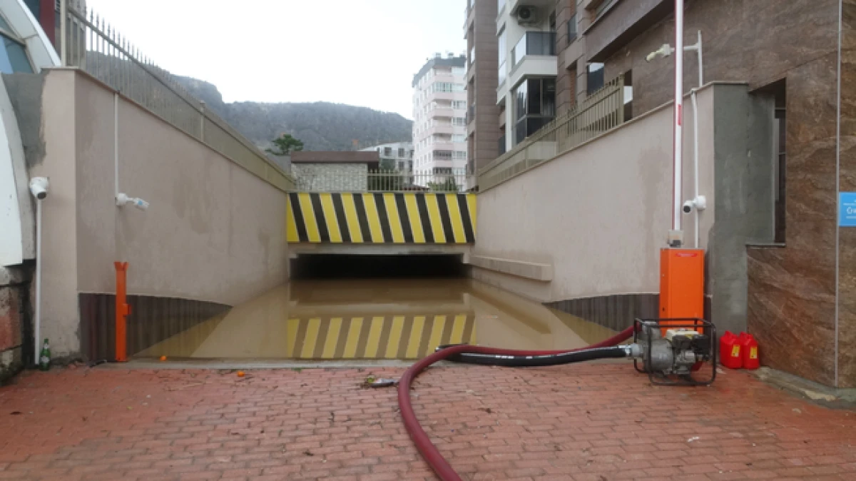 Antalya'da felaketin bilan&ccedil;osu g&uuml;n ağarınca ortaya &ccedil;ıktı   