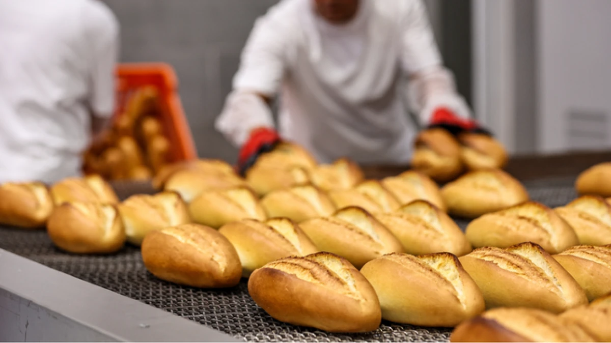 Antalya’da halkın tercihi halk ekmek oldu; 200 gram ekmek 10 TL 
