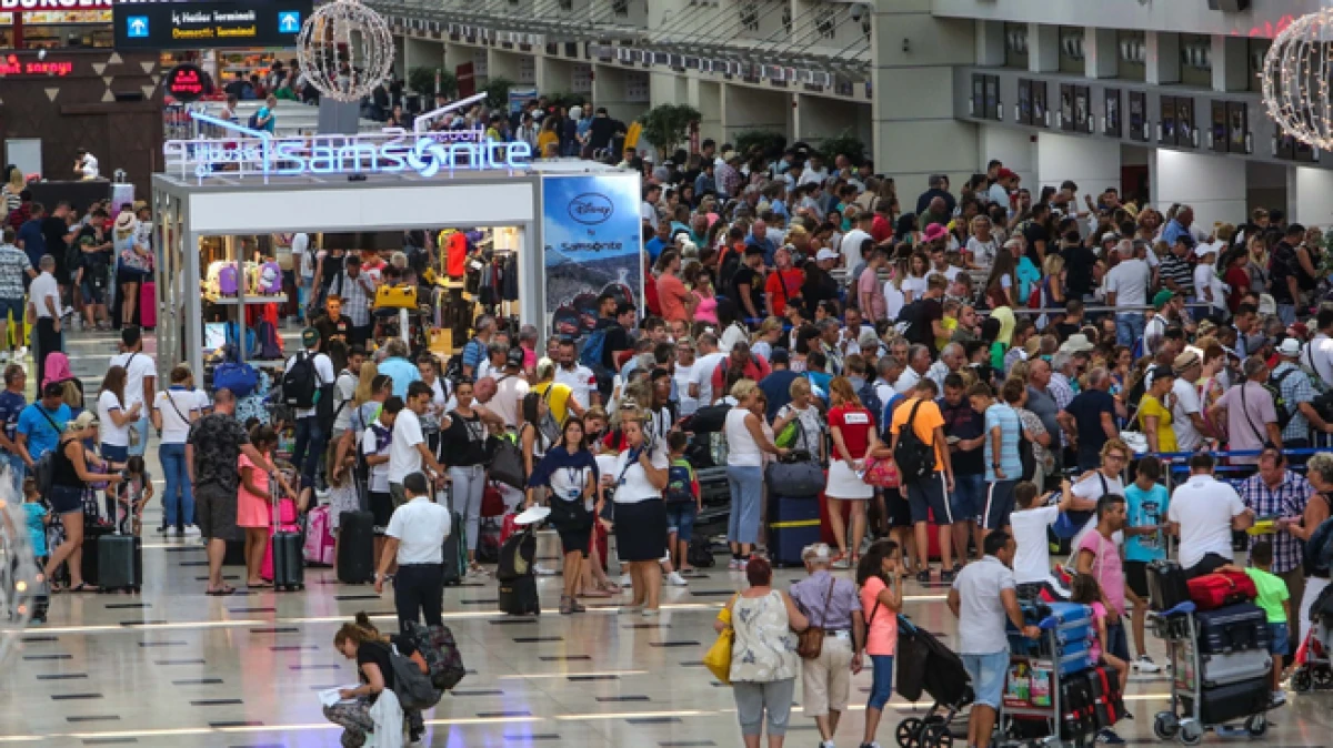 Antalya'da her 4 turistten 1'i Rus