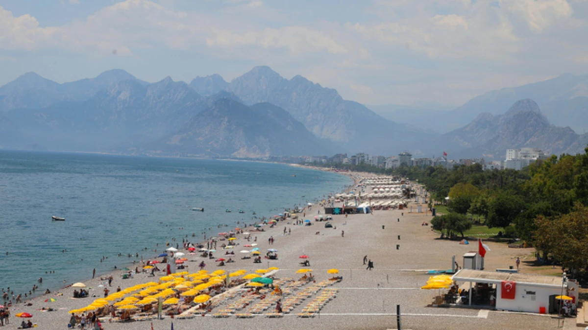 Antalya'da hissedilen sıcaklık 47 dereceye ulaştı