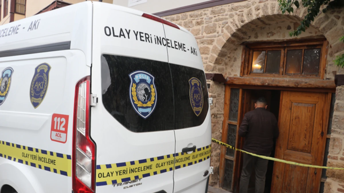 Antalya&rsquo;da kısa s&uuml;re &ouml;nce aldıkları evde &ouml;l&uuml; bulundu 