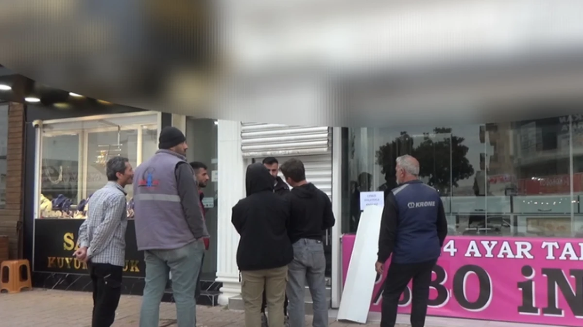 Antalya&rsquo;da kuyumcu, &lsquo;Kar payı&rsquo; adı altında topladığı 50 milyon lira ile kayboldu