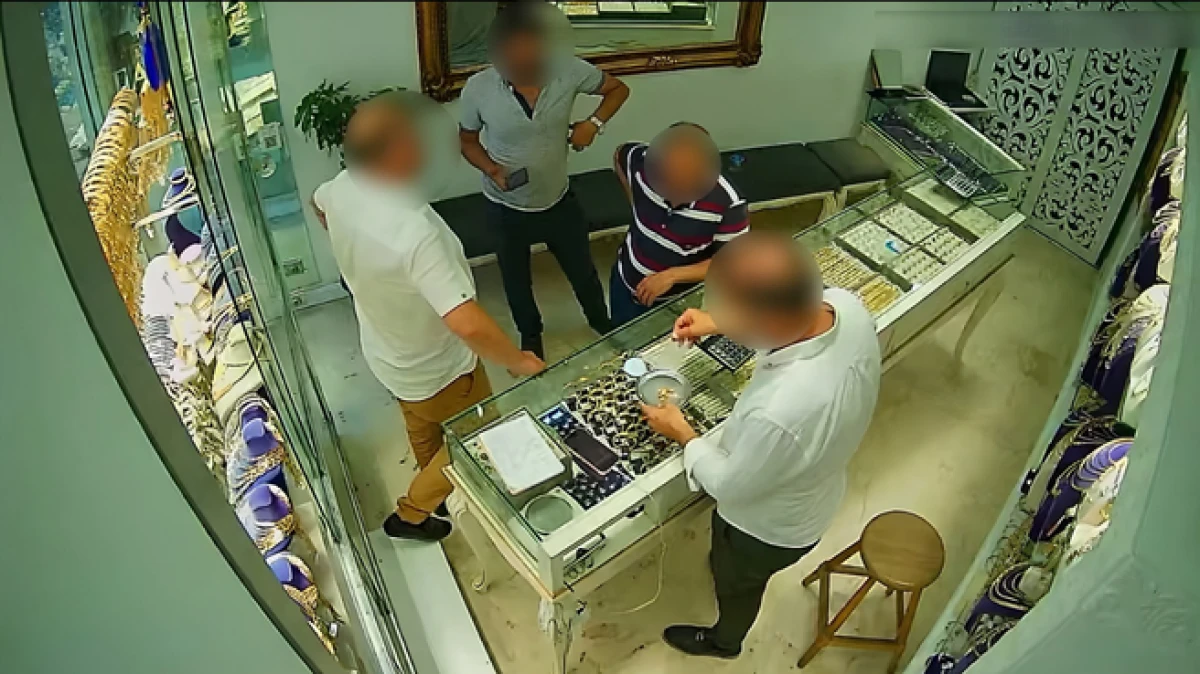 Antalya&rsquo;da kuyumculara sahte altın diş satan 4 ş&uuml;pheli tutuklandı