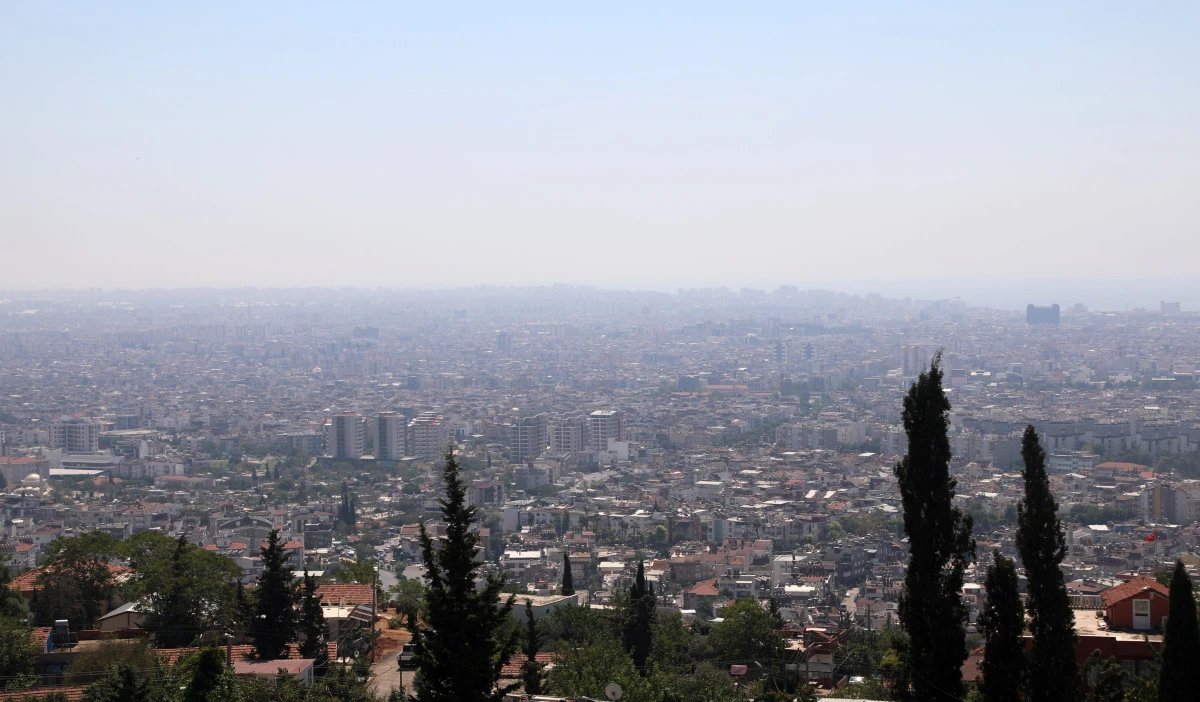 Antalya&rsquo;da nem bulutları kenti kapladı