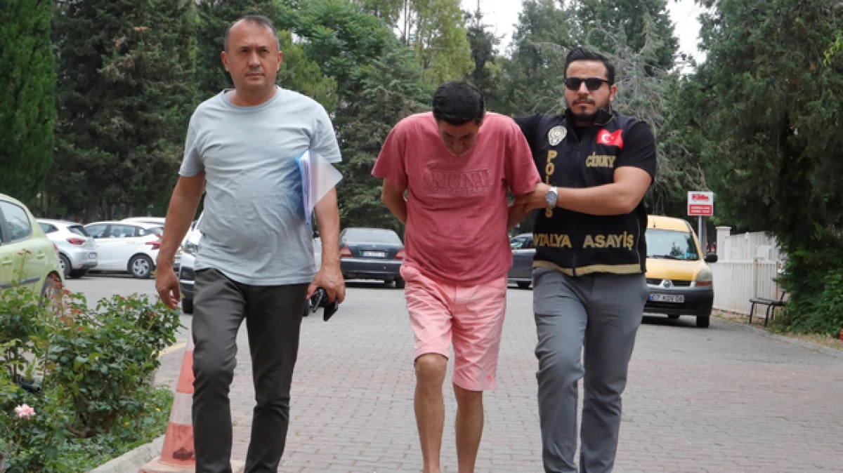 Antalya&rsquo;da oğlunu parkta 36 bı&ccedil;ak darbesiyle &ouml;ld&uuml;ren babaya m&uuml;ebbet   