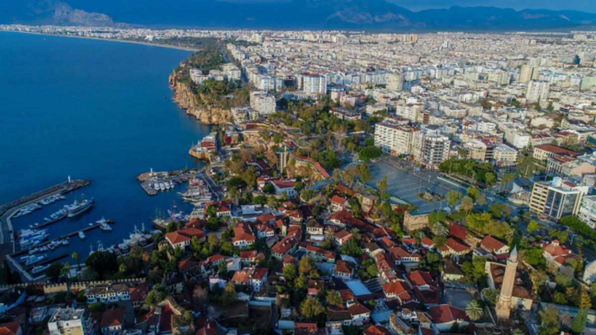 Antalya&rsquo;da &ouml;ğrenci evlerinde kira yarışı: 1+1 daireler 55 bin liraya kadar &ccedil;ıkıyor