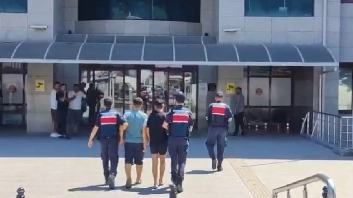 Antalya&rsquo;da sanal medyada ter&ouml;r &ouml;rg&uuml;t&uuml; propagandasına 2 g&ouml;zaltı