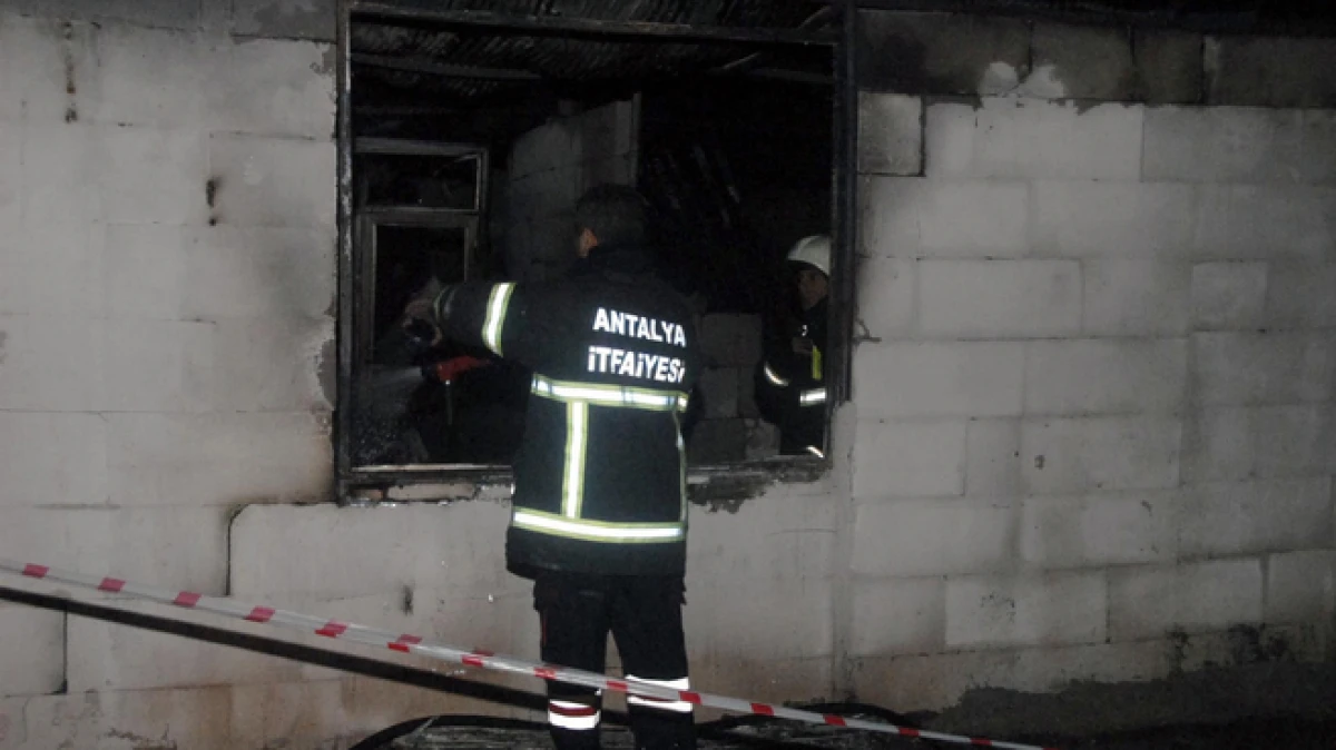 Antalya&rsquo;da şantiyede yanan kul&uuml;bede cesedi bulunmuştu, 12 yıl sonra &ouml;ld&uuml;r&uuml;ld&uuml;ğ&uuml; ortaya &ccedil;ıktı