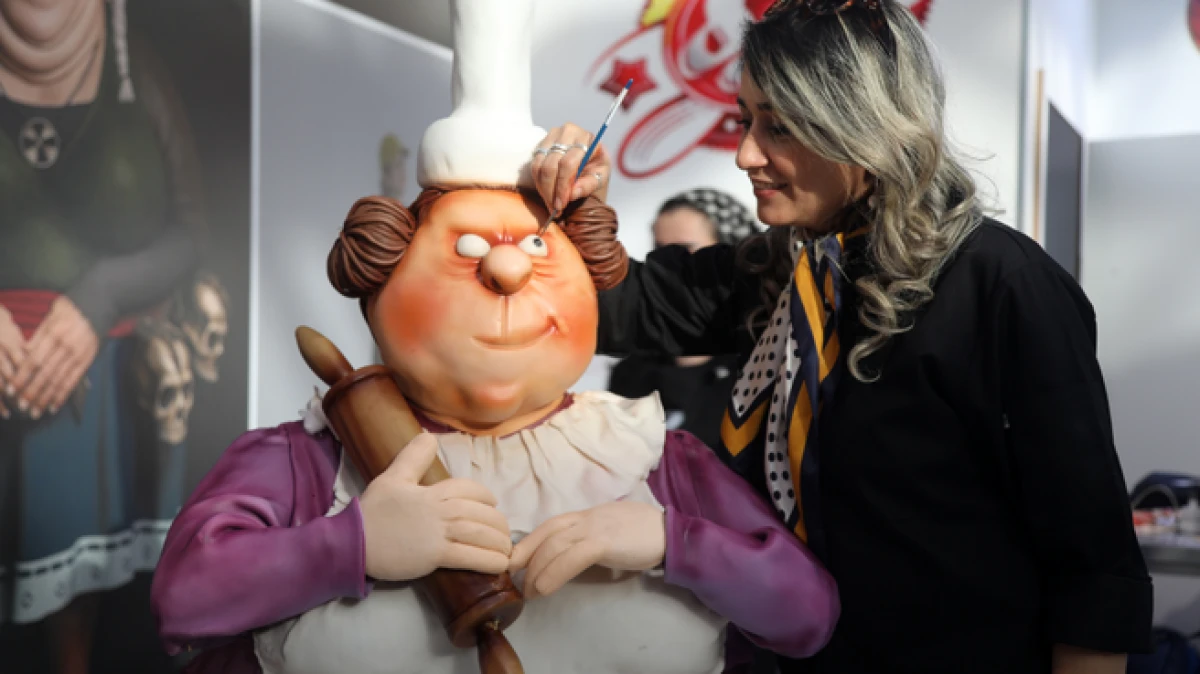 Antalya’da şeker hamurundan 150 kiloluk heykel