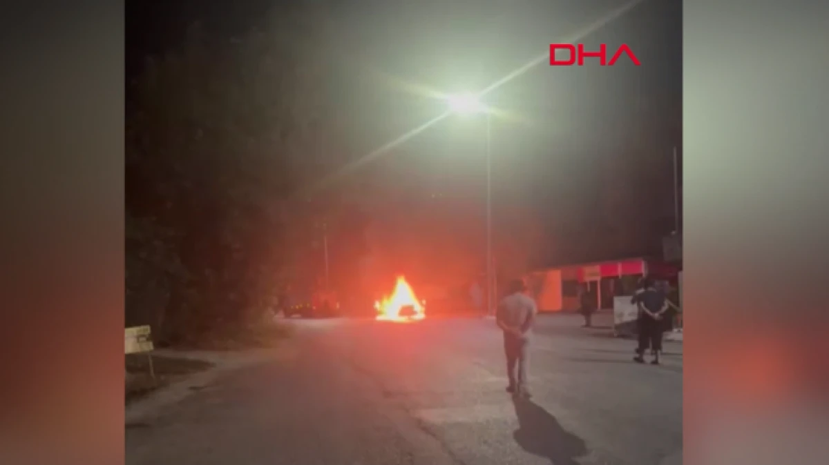 Antalya&rsquo;da seyir halindeki otomobil yandı