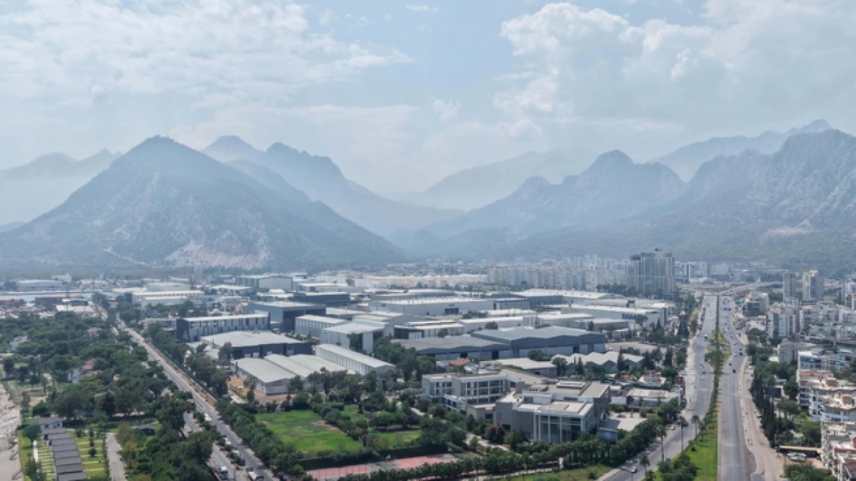 Antalya'da sıcak ve nem bunalttı